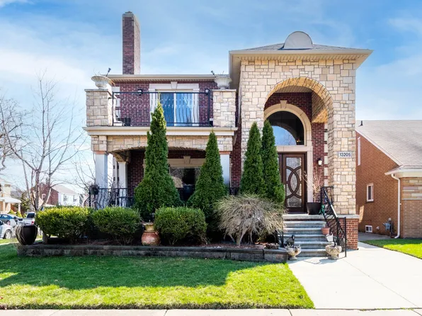 13205 S Morrow Cir, Dearborn, MI 48126