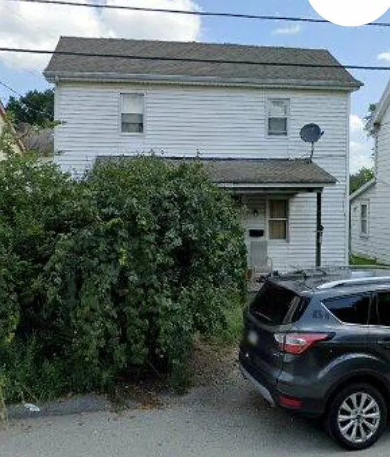 140 Grove Ave photo 1