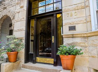 720 S Laflin St #2R, Chicago, IL 60607