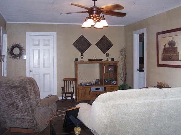 3rd image of 7792 Pecan Ln