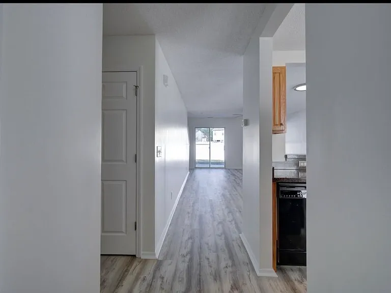 429 Bellegrove Dr — Photo 4