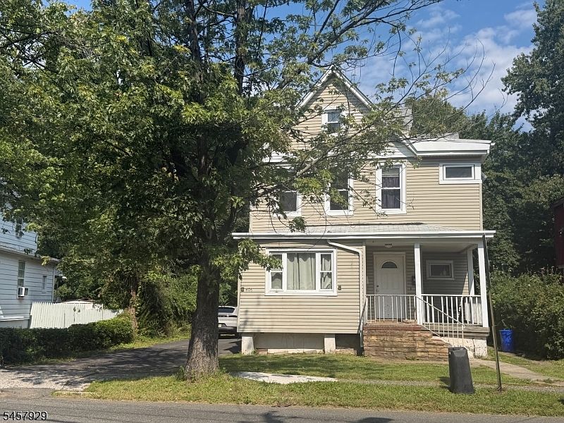 1st image of 406 Saddle River Rd #2