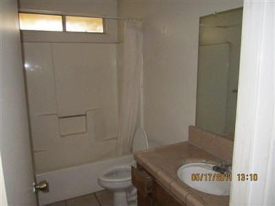 4th image of 660 Flora Way
