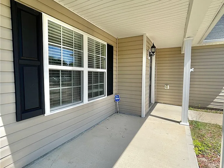 92 Hallow Oak St — Photo 3