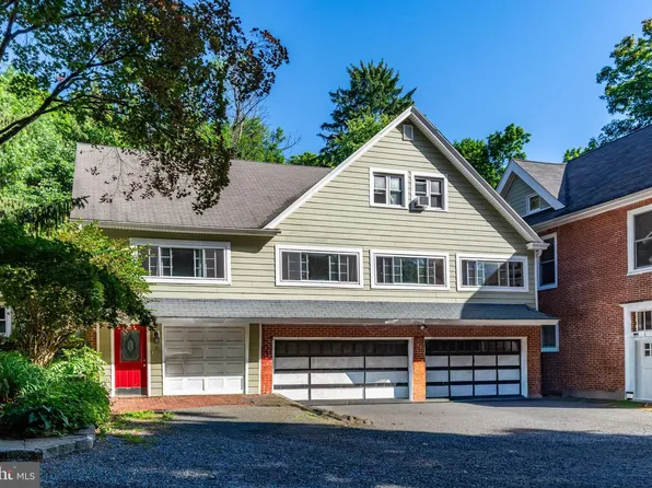 5 Castle Ln, Hopewell, NJ 08525