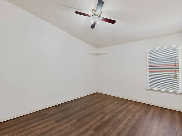 2304 Honey Dew St — Photo 17