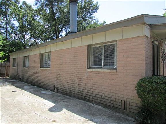 3rd image of 4401 Davenport St