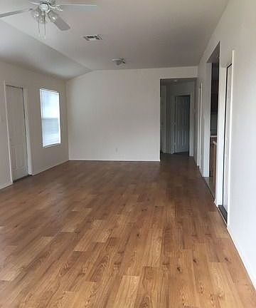 2nd image of 14547 Clovelly Wood