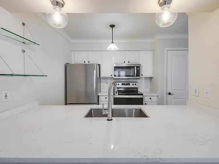 5907 E University Blvd #101 — Photo 2