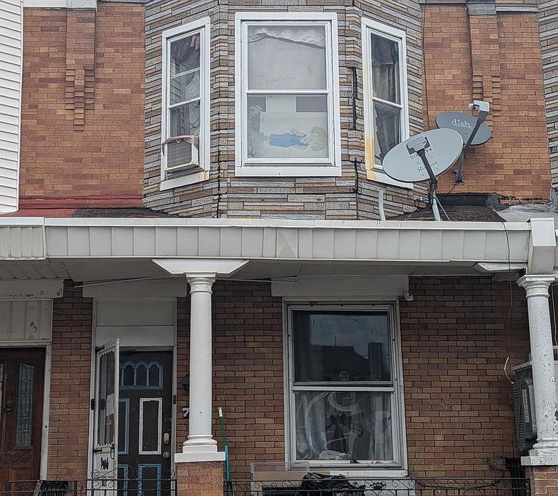 2nd image of 723 E Thayer St