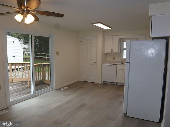 5th image of 1108 Middle Neck Dr