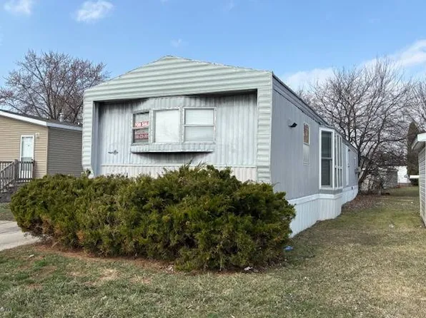 50015 Degas Dr, New Baltimore, MI 48051