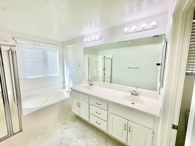 1562 Cheshire Dr — Photo 46