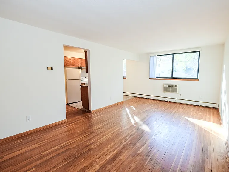 Randolph Apartments — Photo 20