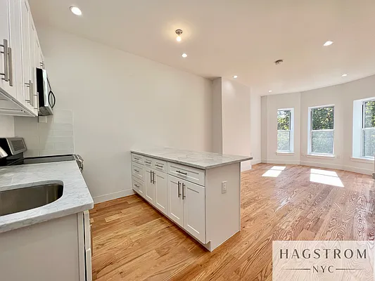 Rented by Hagstrom Management Inc | media 18