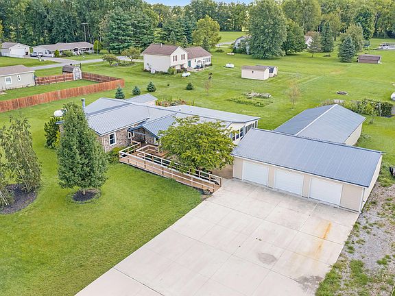 3rd image of 11238 Parker Dr