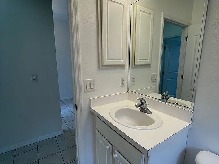 870 Greystone Ln — Photo 30