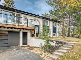 26 SW Dalgetty Pl NW, Calgary, AB T3A 1H9