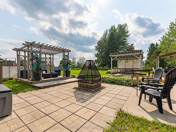 4th image of 2914 Pattee Rd