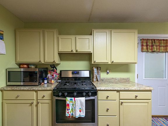 5th image of 4404 Lake Villa Dr