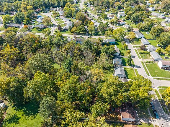 3rd image of 9969 Pippin Rd