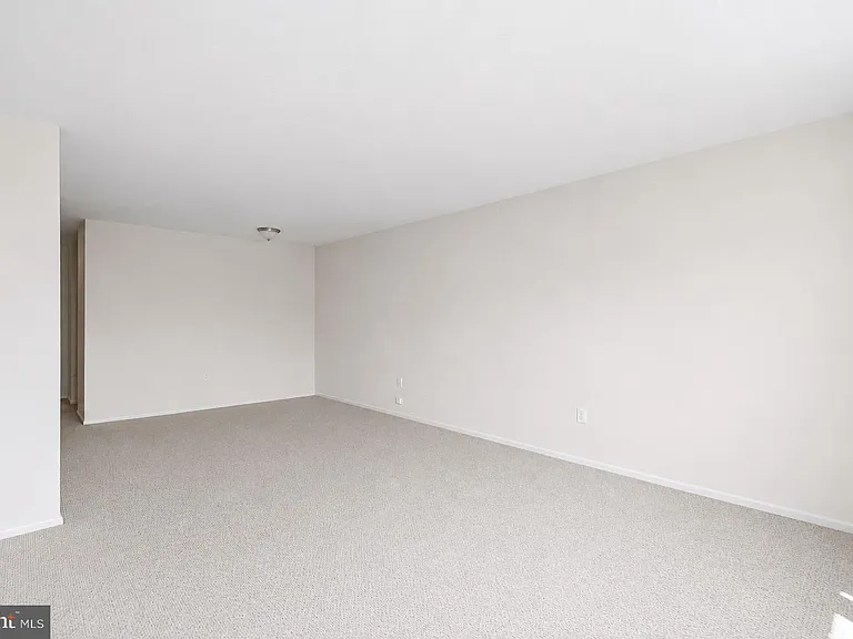 1420 Locust St #37P — Photo 3
