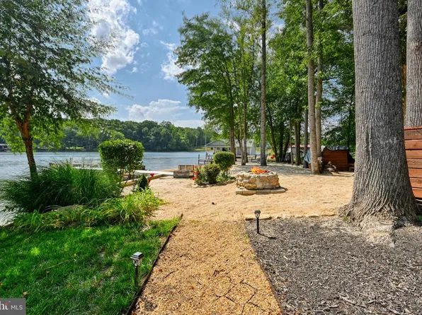 15 Commodore, Bumpass, VA 23024