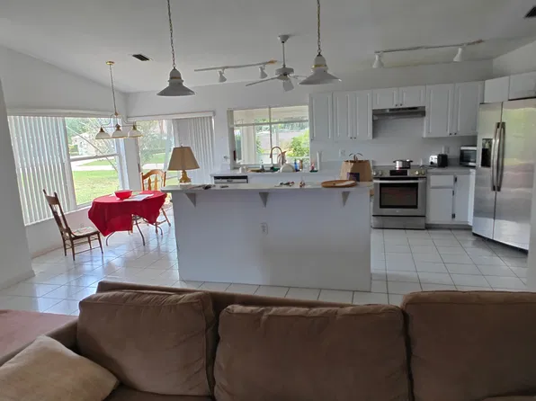 1902 SE 11th Ave, Cape Coral, FL 33990