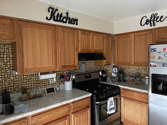2nd image of 5972 Lakeside Pl