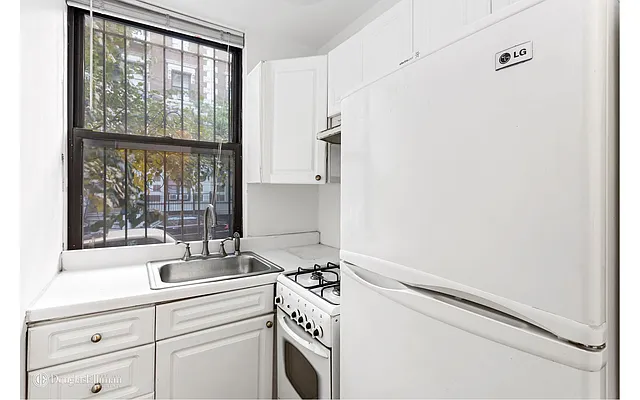 Sold by Douglas Elliman | media 11