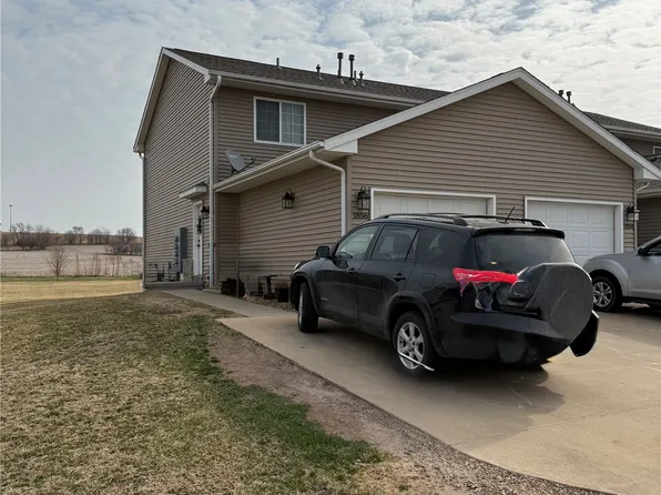 1856 Wrigley St, Ely, IA 52227