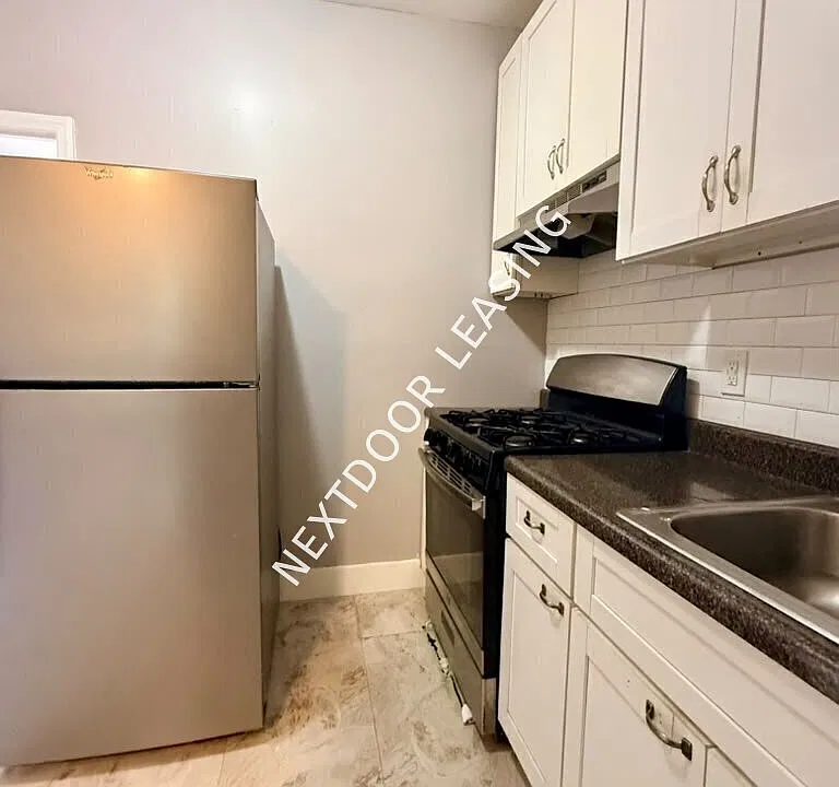 65 Atlantic St #3M