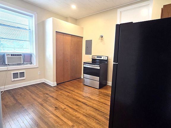 4th image of 115 S Main St #3