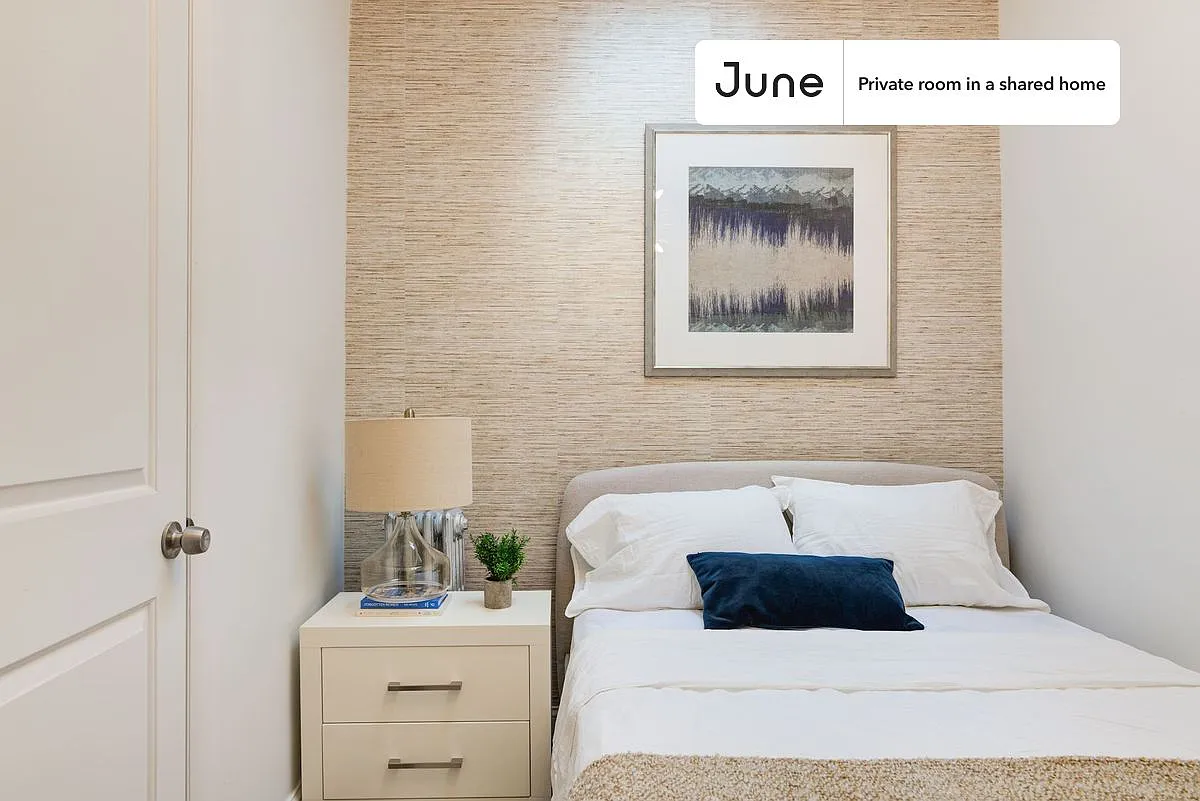 Full bedroom in 4 bed/1 bath home in Prospect Heights #170 B — Photo 1