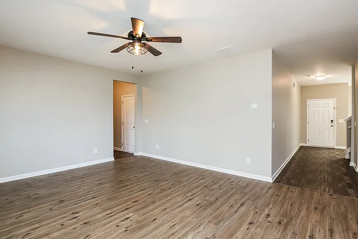 307 Alexander Ln — Photo 6