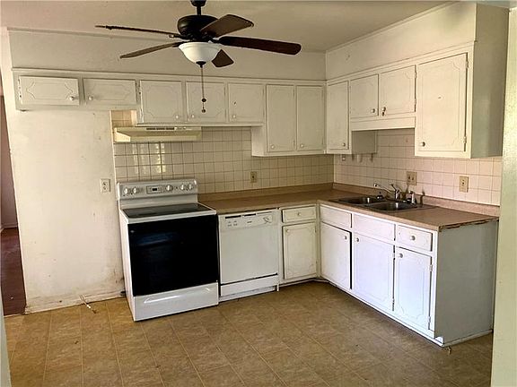 2nd image of 1314 NW South Hicks Cir