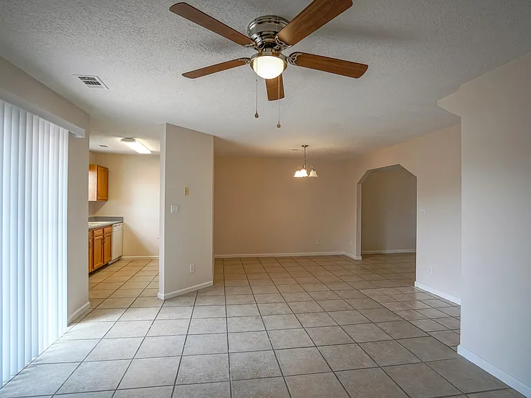5004 Plateau Ln NW — Photo 3