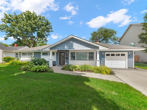 703 Wakeman Ave, Wheaton, IL 60187