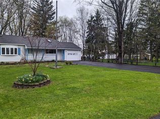 32 Names Rd, Rochester, NY 14623