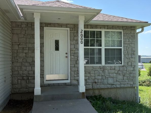 2000 Hidden Valley Ct #2000