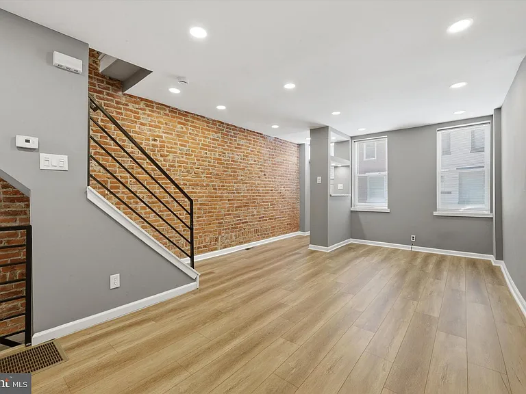 2625 Manton St — Photo 4