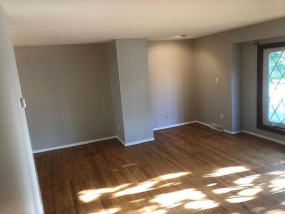 4th image of 6527 Kingsdale Blvd