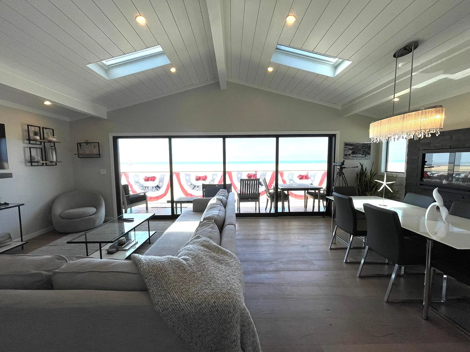4 bed, 2200 sqft, $10,000 — Photo 3