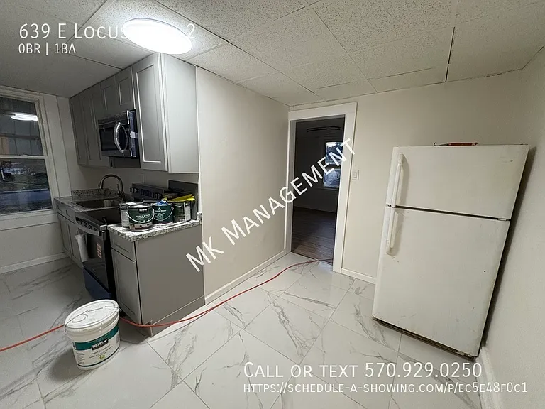 639 E Locust St #2 — Photo 2