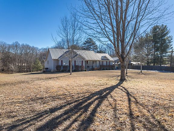 3rd image of 221 Westwood Ln