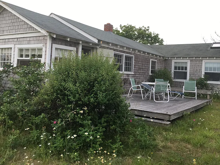 8 Village Way — Photo 1