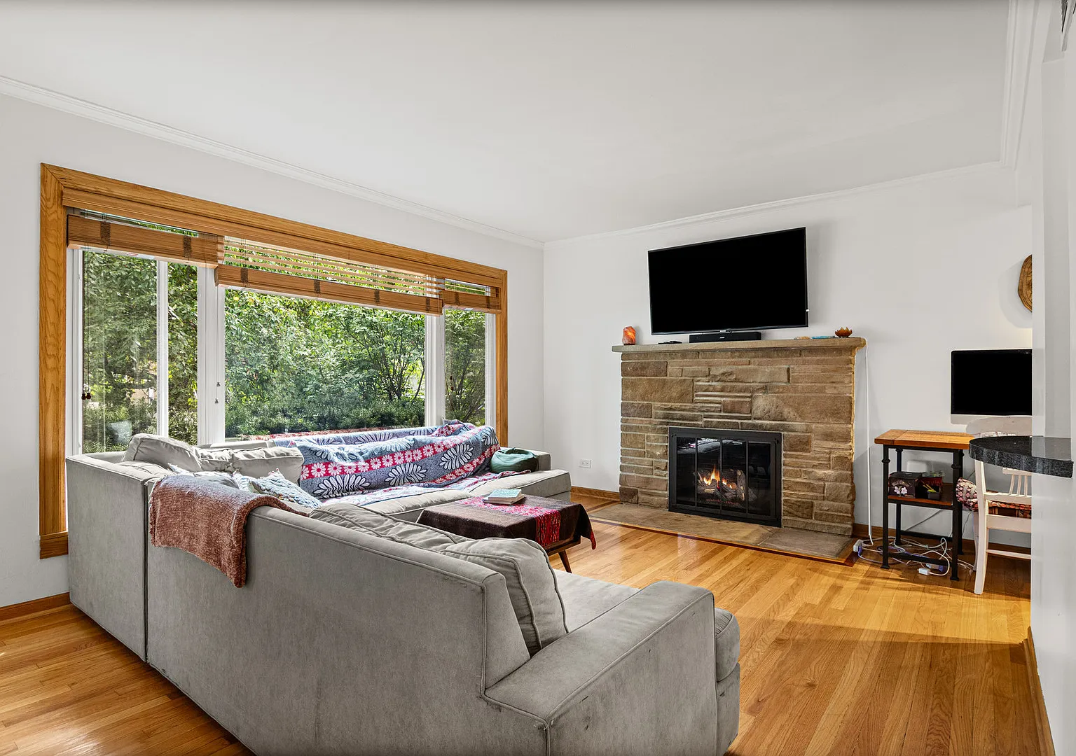 3 bed, 1662 sqft, $3,350 — Photo 3