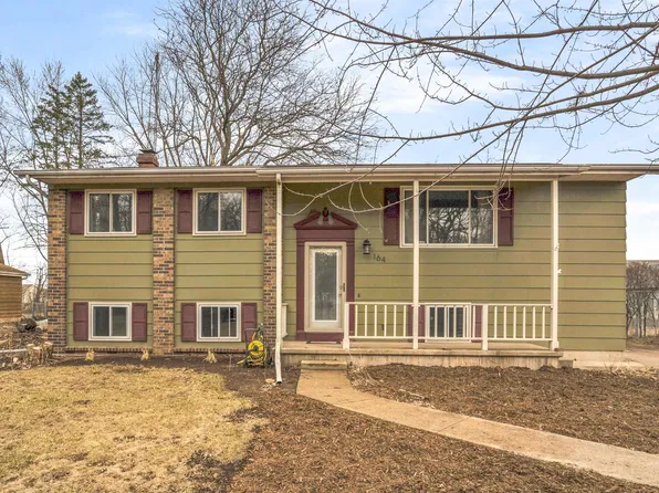 164 N Oakwood Rd, Oshkosh, WI 54904