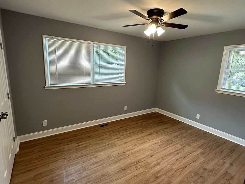 2nd image of 39 Wofford St