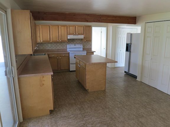 3rd image of 6410 N Avenida Manzana